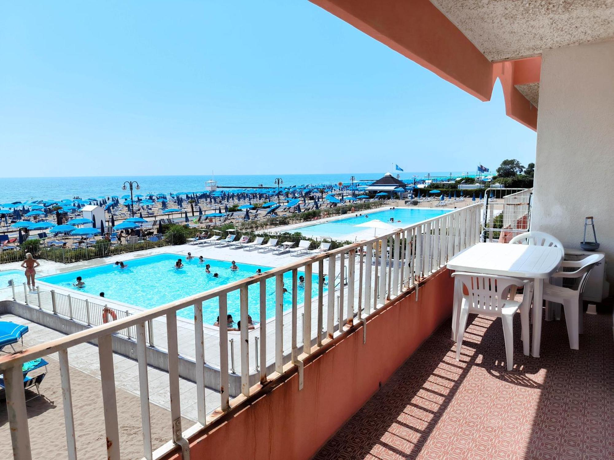 Apollo Fronte Mare Apartment Lido di Jesolo Exterior photo