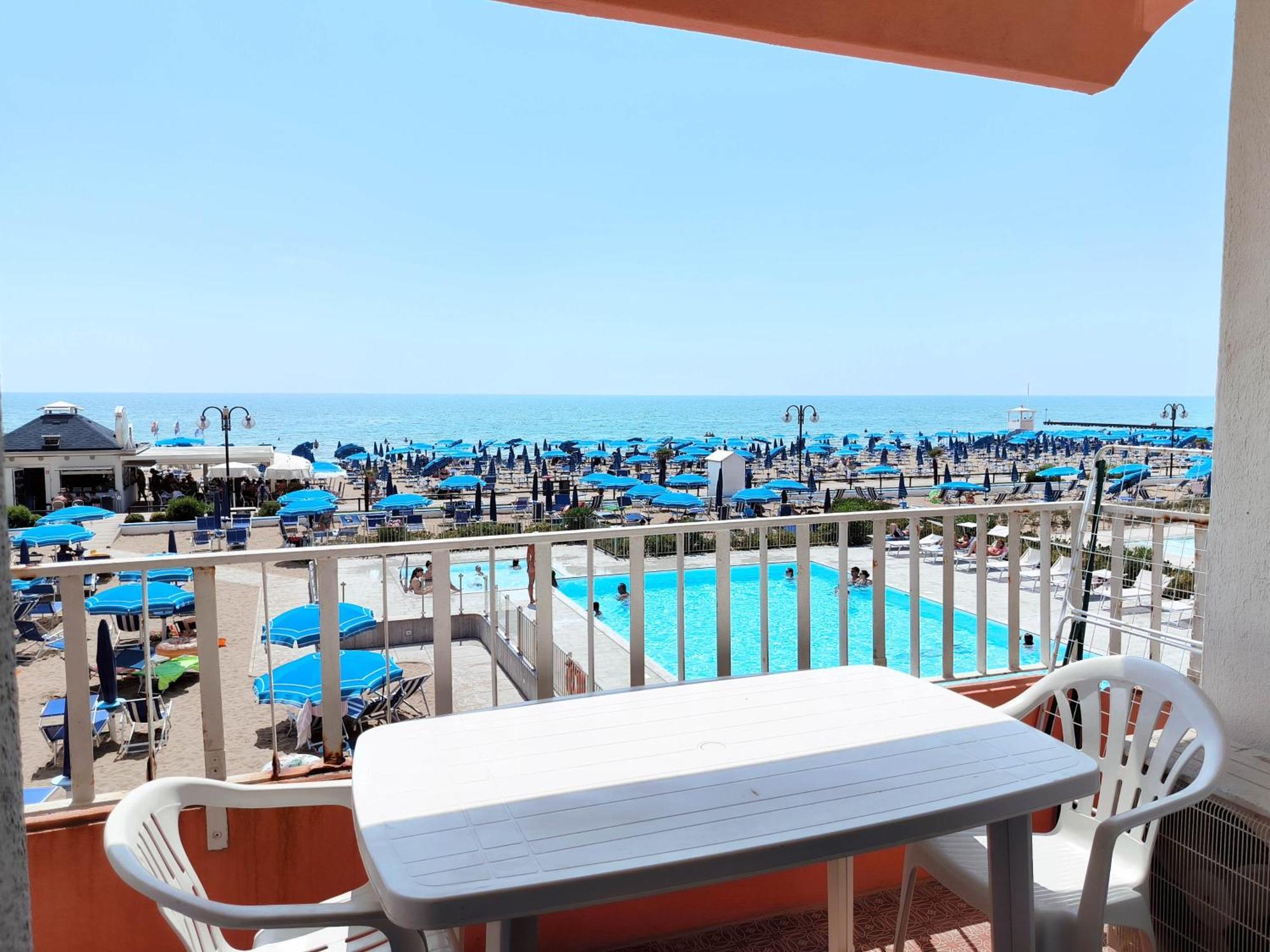 Apollo Fronte Mare Apartment Lido di Jesolo Exterior photo