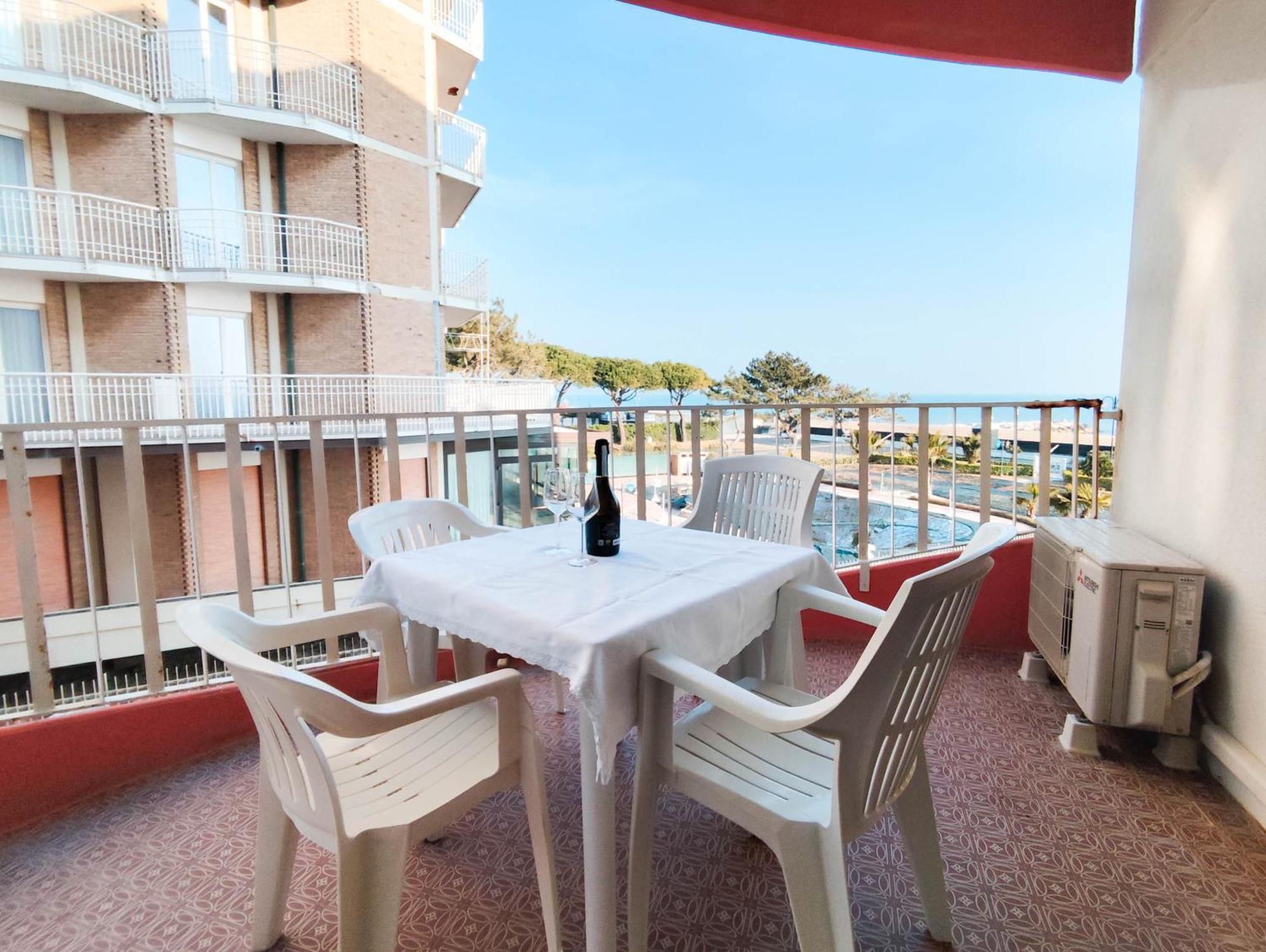 Apollo Fronte Mare Apartment Lido di Jesolo Exterior photo
